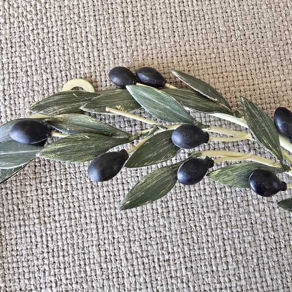 Olive Branch Wreath Wall Hanging - Picture 4 of 5